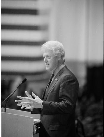 Clinton speaks at Gordon Track 