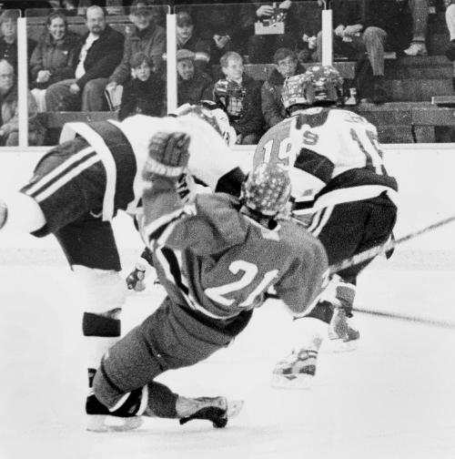 Freshman ANDREW LEDERMAN (19) skates against RPI last weekend.