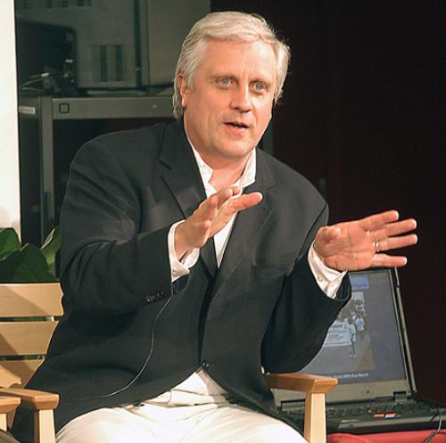 RICHARD MARLINK, the executive director of the Harvard Aids Institute, speaks at the Institute of Politics’ ARCO Forum Monday.