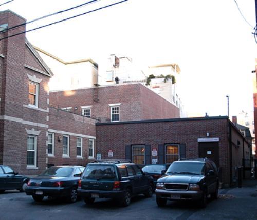 SPH’s Center for Population Studies, located in Cambridge at this Plympton St. site and around the corner on Bow St., epitomize the scattering faced by the school. An Allston campus would unite most SPH facilities on one campus.