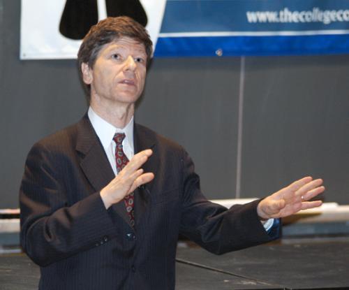 Former Harvard economics professor JEFFREY D. SACHS ’76 criticized the White House’s foreign policybefore a packed Science Center D yesterday. Sachs currently heads the Earth Institute at Columbia University.