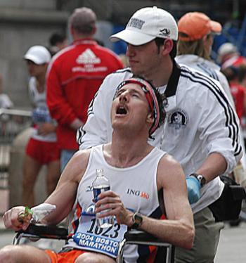 Cover image for Thousands Run in High Temperatures
