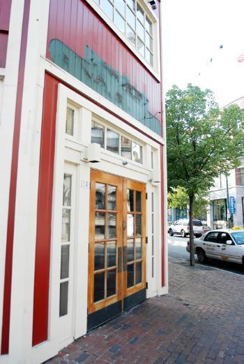 Chili’s Grill and Bar vacated its Mt. Auburn St. home of 15 years yesterday, citing high rent and the difficulties of sparse parking.