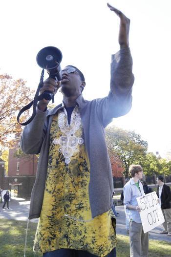 Okechukwu W. Iweala ’06 shares his views on the electoral system at the Harvard Social Forum Speakout next to the Science Center yesterday.
