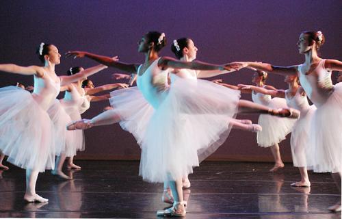 Jordan C. Walker ’08, Claudia Schreier ’08, Natalie L. Shimmel and Joanna R. Binney ’08 perform at the Rieman Center.
