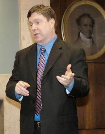 Jim Walsh, director of the Managing the Atom Project (MTA) at the Kennedy School, spoke about nuclear proliferation yesterday.