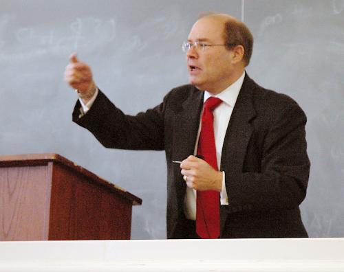 Professor Mark A. Kishlansky lectures yesterday on the 1649 beheading of English monarch Charles I. Students in the class, Historical Study B-27, “The English Revolution,” were joined by interested onlookers from across the University.