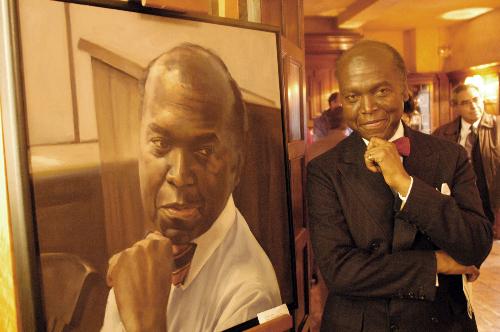 Senior Admissions Officer David L. Evans attended his portrait unveiling at the Fogg Art Museum’s Naumburg Room last May. The event was sponsored by the Harvard Foundation, where he is a member of the Board of Directors.