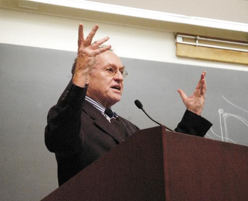 Frankfurter Professor of Law Alan M. Dershowitz discusses his book,
"The Case for Peace," in Emerson Hall yesterday at an event organized
by Harvard Students for Israel.<br>
