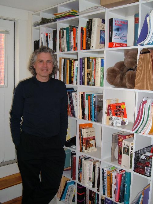 Johnstone Family Professor of Psychology Steven Pinker balances teaching, writing, media requests, and his research.