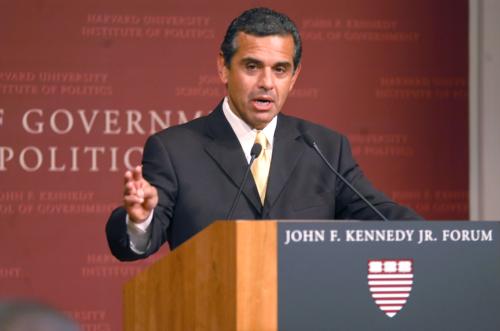 Los Angeles Mayor Antonio R. Villaraigosa speaks at the Institute of
Politics yesterday about his administration’s “progressive” efforts to
reform the city, which has the largest homeless population and highest
poverty rate in the country.