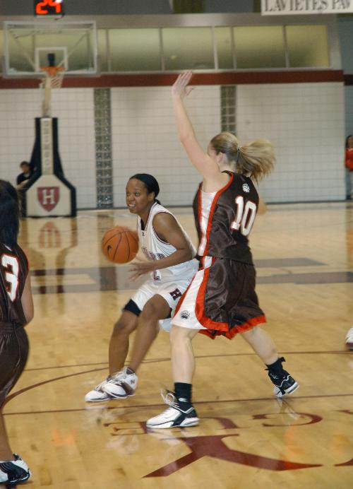 Senior Laura Robinson continued to spark the offense and played smothering defense against Brown’s Sarah Hayes—until 0.4 seconds remained.