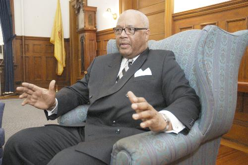 Kenneth E. Reeves ’72, a Hist and Lit concentrator from Mather House, became mayor of Cambridge in 1992. He was named last month to return to the post.