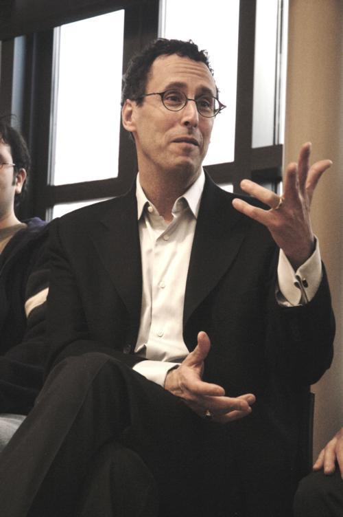 “Angels in America” playwright Tony Kushner talks to students at
Harvard Hillel last night. Afterwards, Kushner debated the merits of
late playwright Arthur Miller with drama scholar Robert Brustein at the
Brattle Theatre.