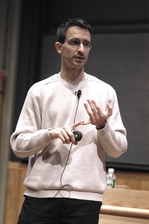 Tal Ben-Shahar ‘96, a lecturer on psychology, delivers an address entitled “Understanding the Arab-Israeli Conflict”  in Sever.

