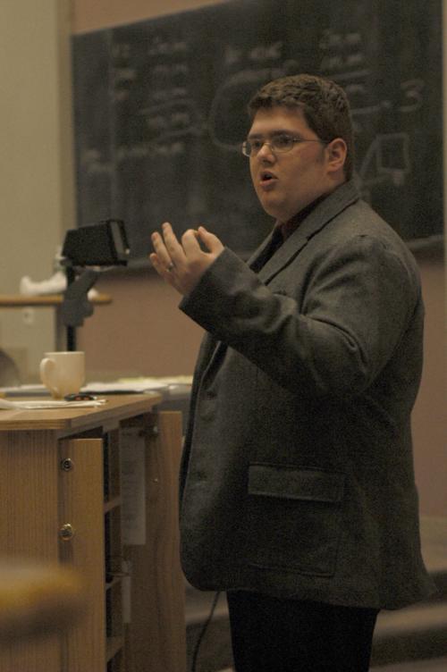 <font size=2><font size=2>John M. Sheffield ’09, representing the Harvard Libertarian Forum, debates in favor of the legalization of drugs at an HRC-HLF-Salient event yesterday. </font></font>