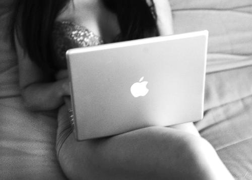 A “bleeding-heart nympho” with a razor-sharp wit, blogger Lena Chen ’09 strikes fear into the hearts of would-be-discreet lovers from Mather to Pfoho.