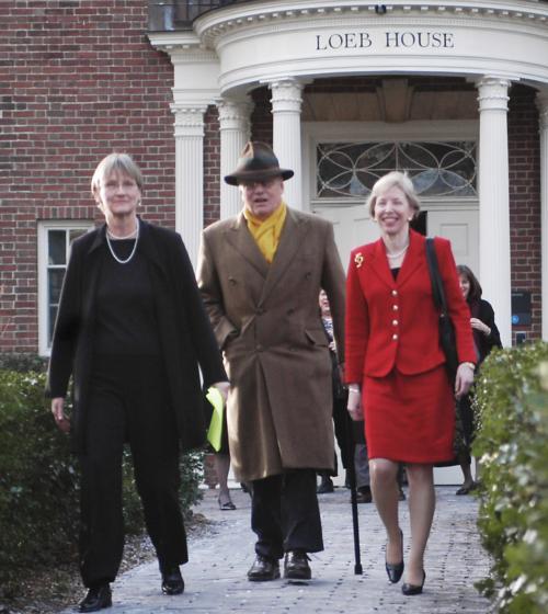 From left to right, Faust, search committee chair James R. Houghton ’58, and
President of the Board of Overseers Susan L. Graham ’64 leave Loeb House.