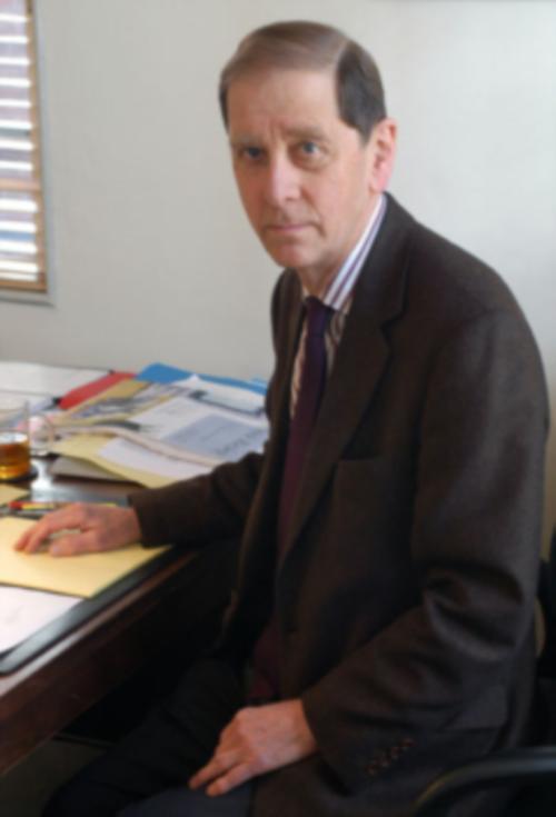 Interim Dean of the Faculty Jeremy R. Knowles will step down from his post and be replaced by David Pilbeam, a senior adviser to the dean of Harvard College, sources said. 