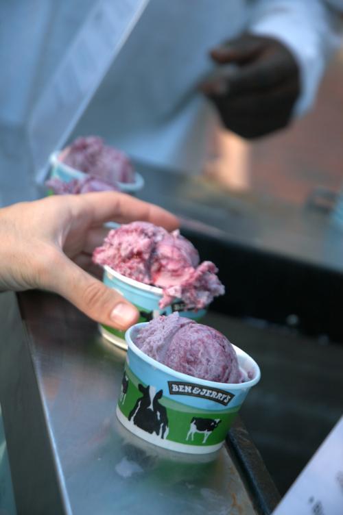 Ben & Jerry’s employees serve up free scoops, including the one-time-only
flavor Lampoon Berry Swirl, outside the Lampoon Castle yesterday afternoon.