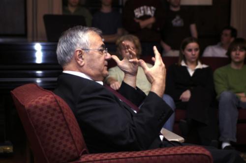Congressman Frank at a Nov. 12 dinner discussion in Eliot House.