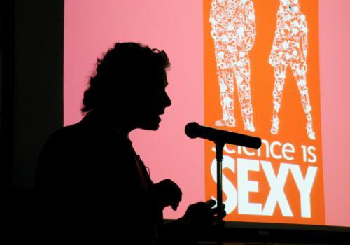 Harvard professor Steven Pinker invigorates students on the sexiness of science during Love Fest last night at the Queen’s Head Pub. 

