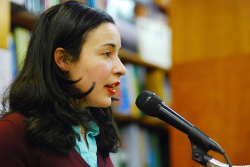 Felicia C. Sullivan reads excerpts from her recent memoir, “The Sky Isn’t Visible From Here: Scenes from a Life,” at the Harvard Bookstore last night. The book details her and her mother’s cocaine addictions.
