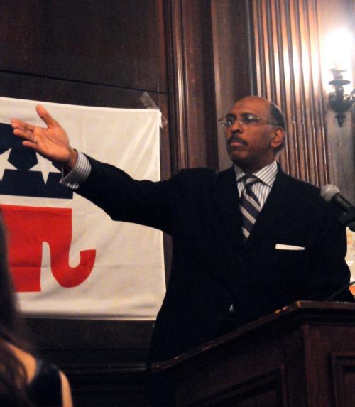 Michael Steele, former lieutenant governor of Maryland and political pundit, speaks at the annual Lincoln Day Dinner in Eliot Dining Hall last night.