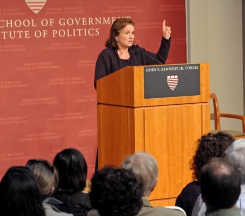 Institute of Politics Visiting Fellow Elizabeth Edwards at the John F. Kennedy, Jr. Forum last night. Edwards discussed the media’s effect on politics, using examples from this year’s primary races.