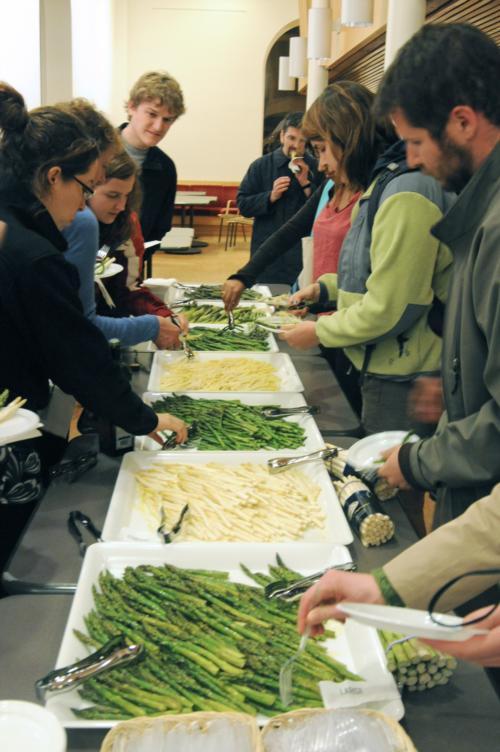 The Food Literacy Project sponsored a screening of “Asparagus!: Stalking the American Life,” which focused on Oceana County, Michigan—the one-time, self-proclaimed “asparagus capital of the world”—in Ticknor Lounge yesterday. 