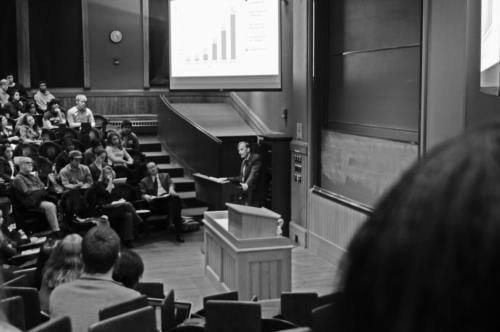 Ambassador Mark R. Dybul gives a presentation on fighting the Global AIDS epidemic yesterday. The event was co-sponsored by the Harvard Initative for Global Health and the Harvard Global Health and AIDS Coalition.