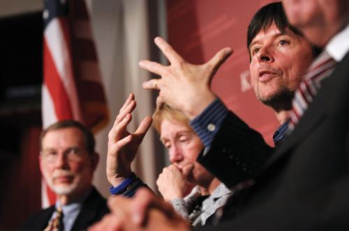 Legendary documentary filmmaker Ken Burns, Pulitzer Prize-winning
Harvard historian Doris Kearns Goodwin and Sportswriter and National
Baseball Hall of Fame honoree, Peter Gammons and moderator Robert Behn
of the Harvard Kennedy School address a packed