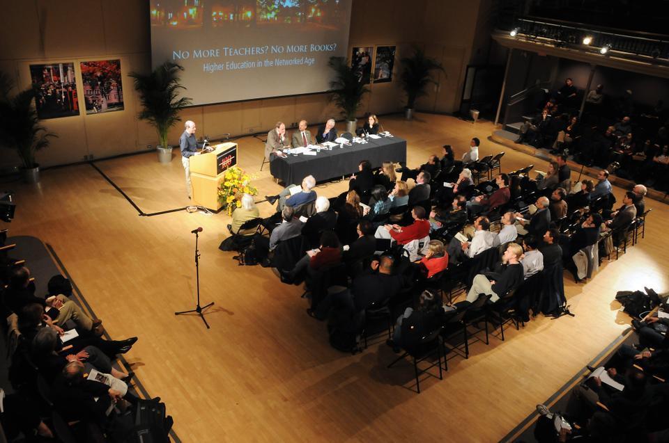 In celebration of the Extension School’s centennial, a panel of professors and technology gurus dissusses the future of education, debating the role of the Internet as a learning tool in the modern age.