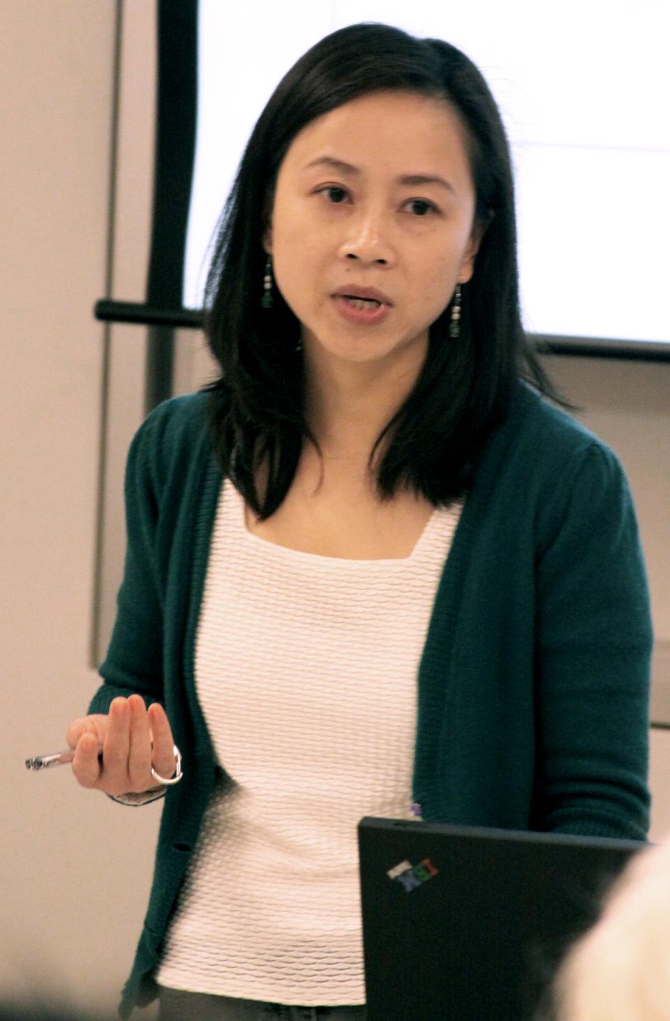 Ling Zhang, Ziff Environmental Fellow, gives a presentation about the environmental problems associated with a series of ponds in northern Hebei constructed by the Northern Song government.