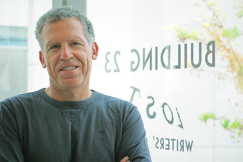 A. Carlton Cuse ’81 reveals the story behind the intricate show “Lost.”