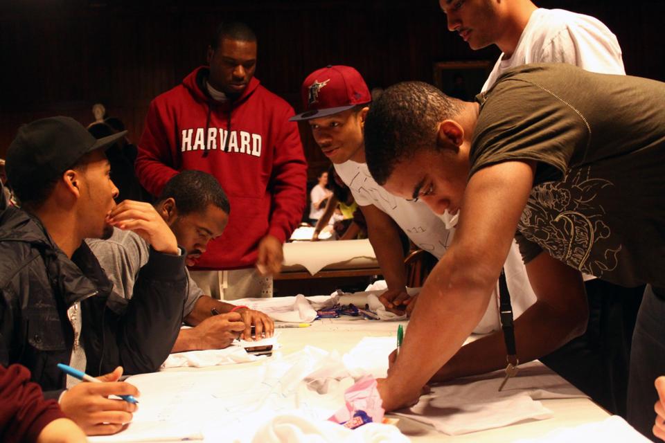 Freshman blocking groups create their own t-shirts at the Slumber Party in Annenberg Hall last night in anticipation of Housing Day. The social gathering was organized by the First Year Social Committee.