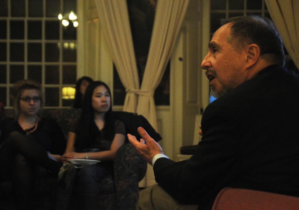 Harvard China Care hosted Anthropology Professor Arthur Kleinman yesterday in a discussion about mental health-related stigma in Chinese society.