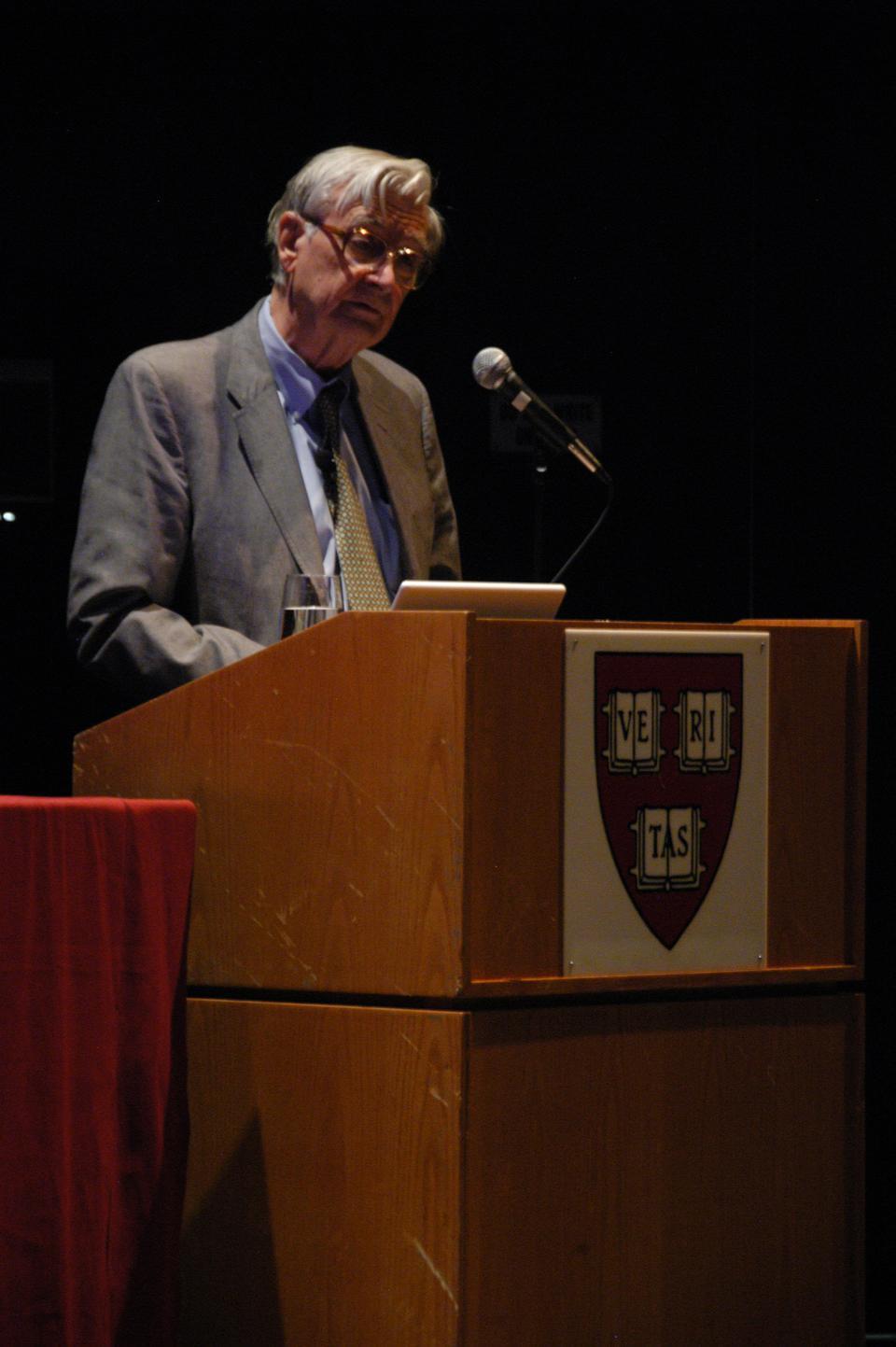 Edward O. Wilson, Pellegrino Research Professor Emeritus and Honorary Curator in Entomology, gives the last of three lectures this week on Biodiversity and the Future of Biology. This lecture, held yesterday afternoon in the Science Center, discussed the boundaries that exist  between humanities and science. 