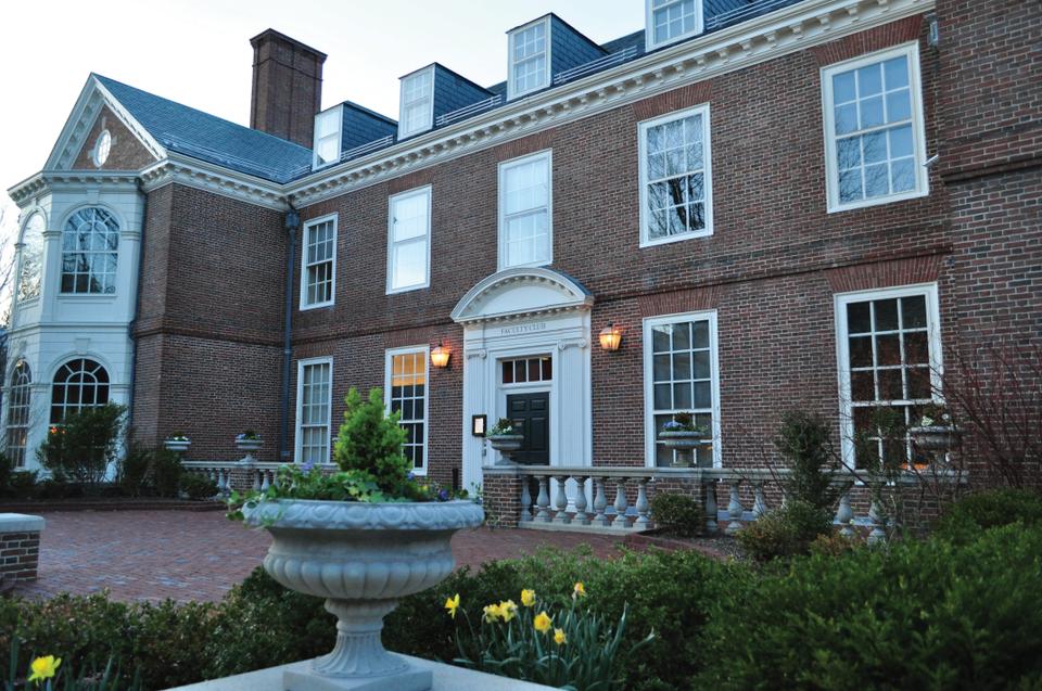 The Harvard Faculty Club closed for the second time on Tuesday, April 6, 2010, in response to a norovirus outbreak that may have infected as many as 200 people.
