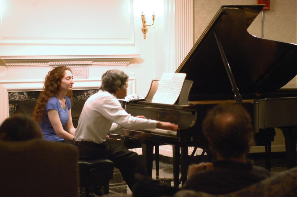 Pianist David Holzman performed pieces by Pozzi Escot, Arnold Schoenberg, and Stefan Wolpe in an intimate recital in Pforzheimer House last night. 
