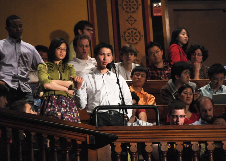 An audience member asks a question after Bill Gate's address to Sanders theater entitled "Giving Back: Finding the Best Way to Make a Difference".