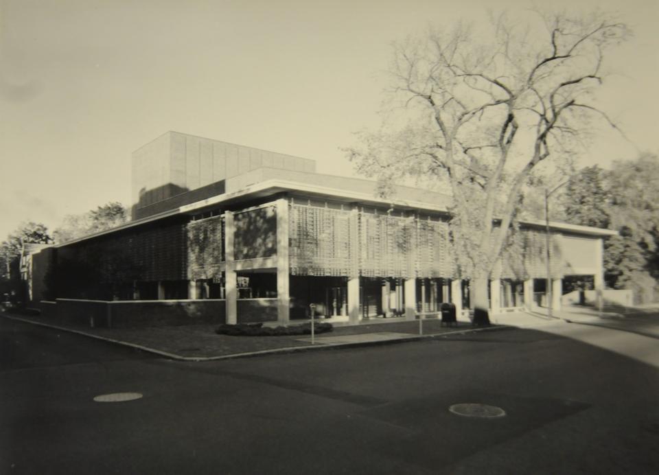 Loeb Drama Center on 64 Brattle St. is shown recently built in this 1960 archival photo of the structure’s exterior.