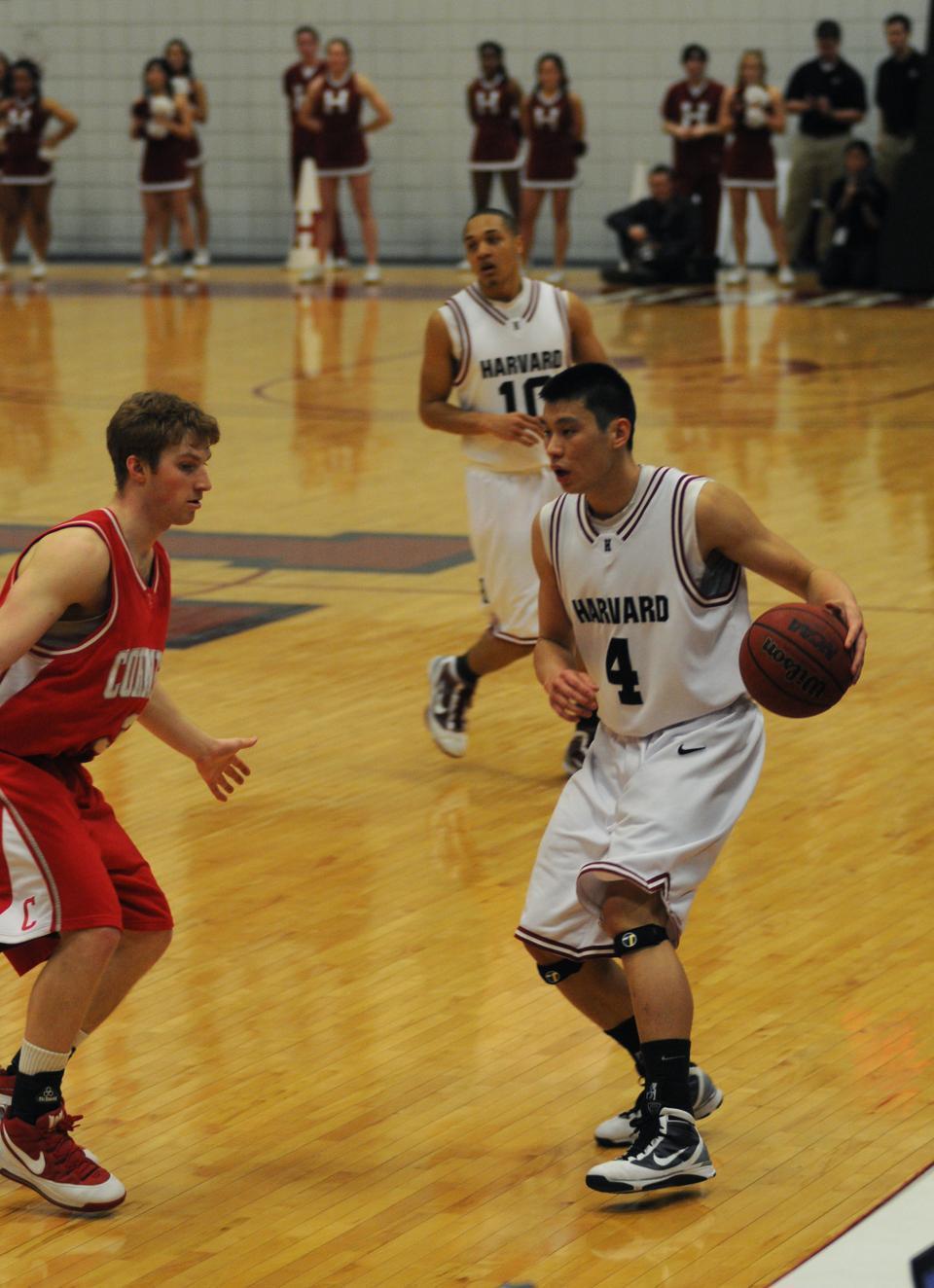 Jeremy Lin's agent Roger Montgomery denies the report that Lin has signed a contract to represent Chinese Taipei. 