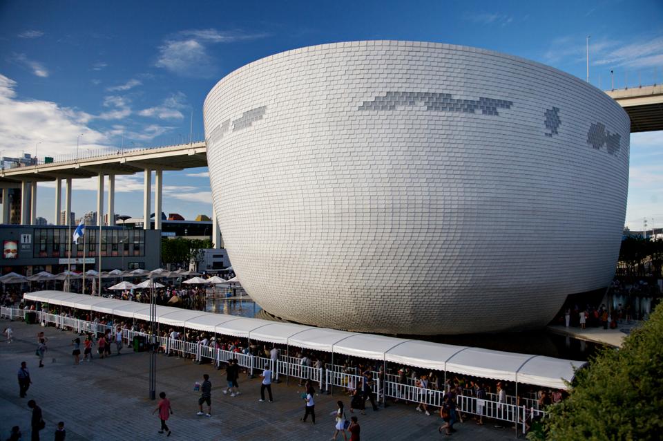 Many of the national pavilions are truly architectural marvels. This is the Finnish pavilion, which was designed such that it can easily be deconstructed, relocated, and rebuilt. After the Expo is over at the end of October, the building will be sold to the highest bidder.