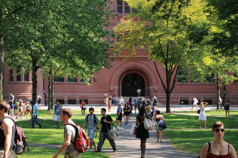 Students make their way across a sunny Tercentenary Theater Wednesday afternoon on the first day of shopping period. 