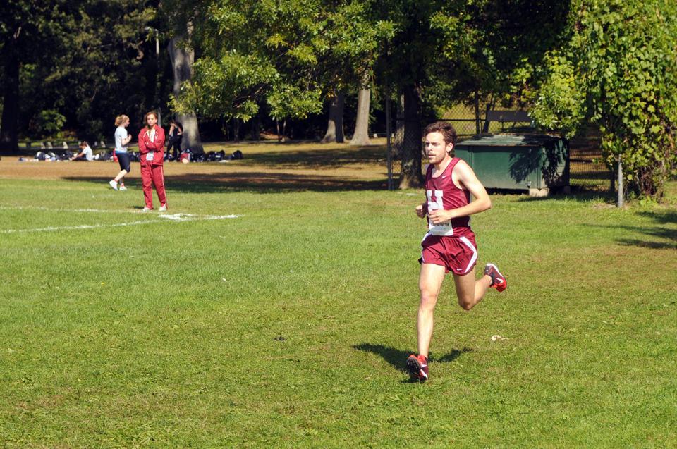 Captain Dan Chenoweth set a new course and meet record at the annual Harvard-Yale cross country race with a time of 25:10.70.