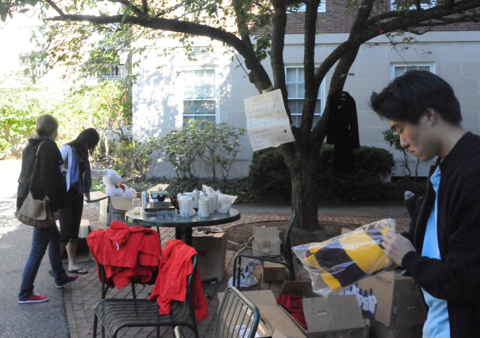 The Dunster House Committee held a flea market on Sunday, featuring items such as Dunster House apparel and kitchenware.