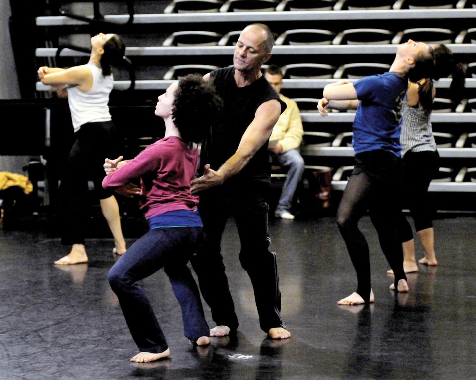 Choreographer Peter Pucci teaches students and local residents modern choreography and critiques their technique during a master class held yesterday in the Harvard Dance Center.