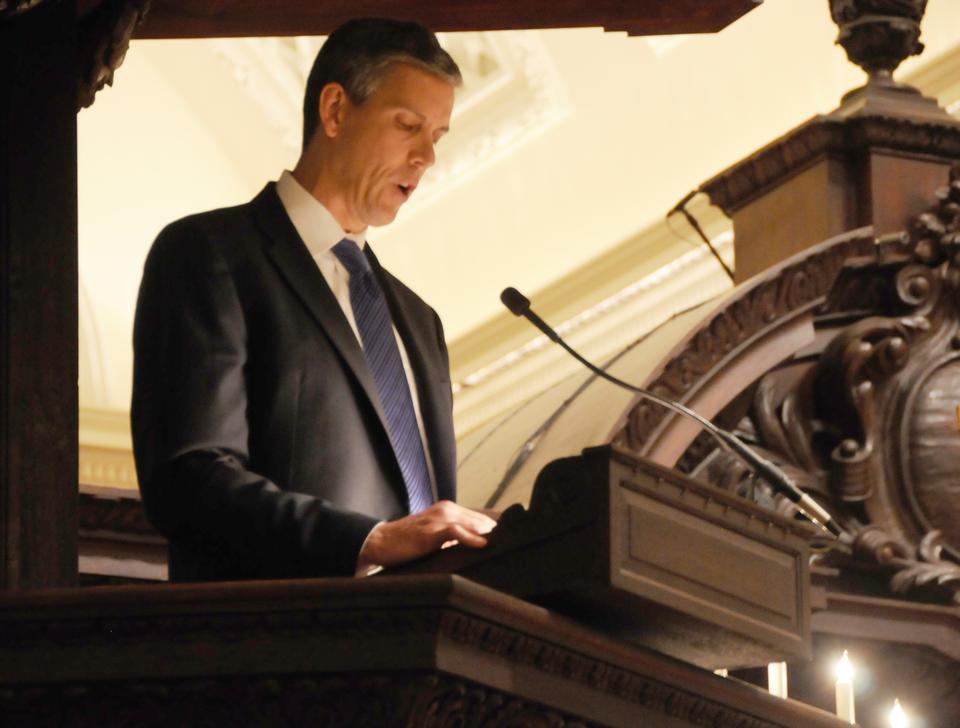 With a sense of urgency, PBHA's 2010 Robert Coles 'Call of Service' Lecturer and Awardee, U.S. Secretary of Education Arne Duncan, describes education as the most pressing issue facing America. 