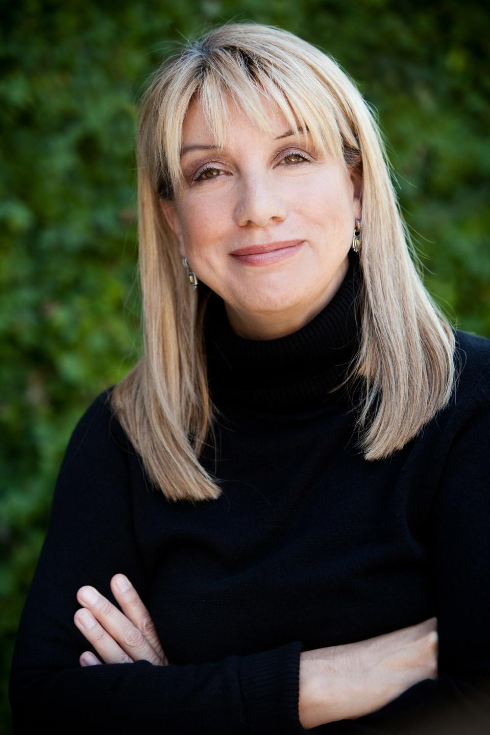 Sociobiologist Rebecca D. Costa publishes new book about the increasing complexity of the world’s problems